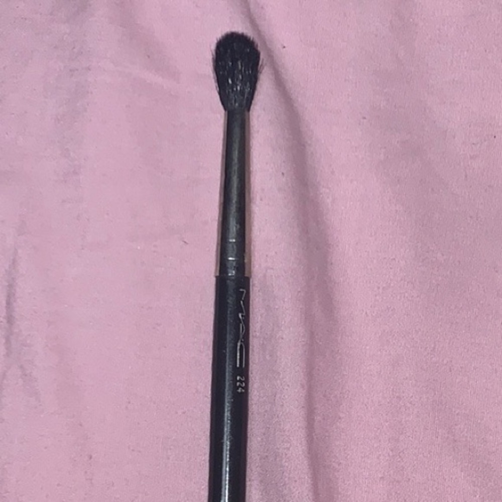 MAC 224 BLENDING BRUSH